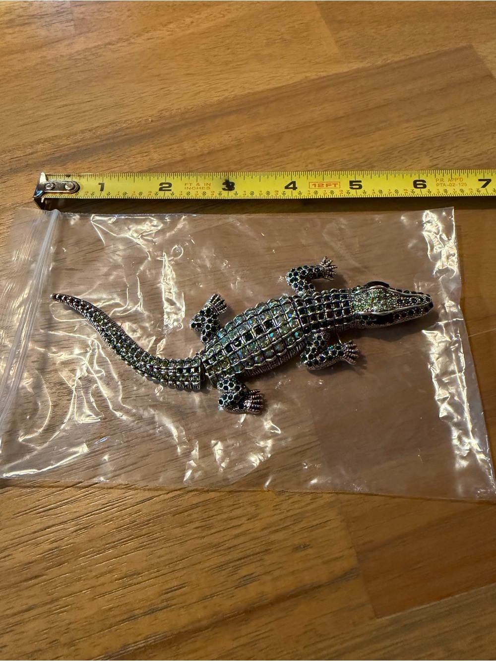 Decorative Jeweled Alligator Brooch Green